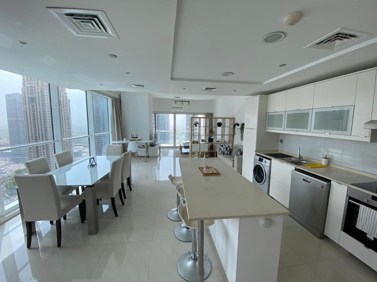 One Bedroom Apartment With Pool & Gym Near Marina Dubaj Kültér fotó