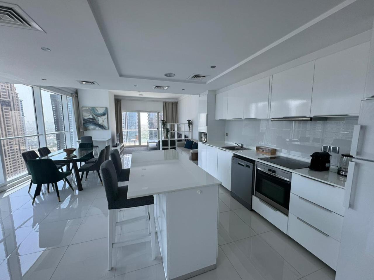 One Bedroom Apartment With Pool & Gym Near Marina Dubaj Kültér fotó